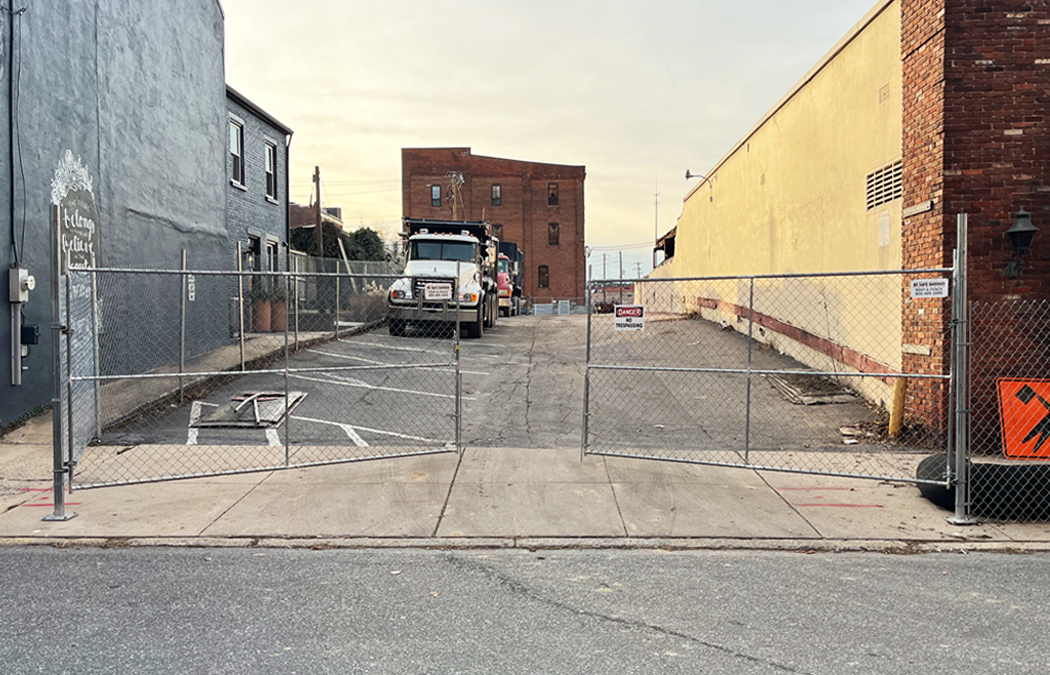 swing gate, parking lot